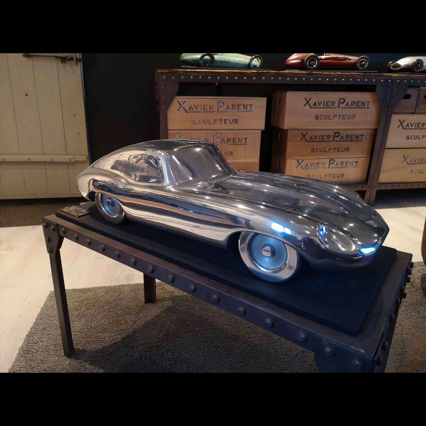 JAGUAR E-TYPE SCULPTURE POLYMIRROR ALUMINIUM