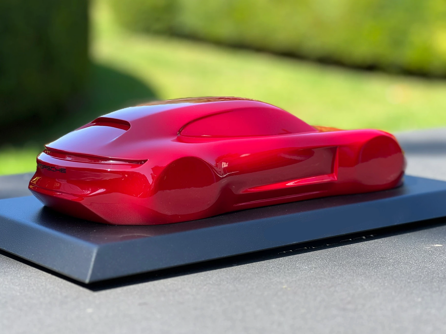 TAILOR-MADE RESIN AUTOMOTIVE SCULPTURES