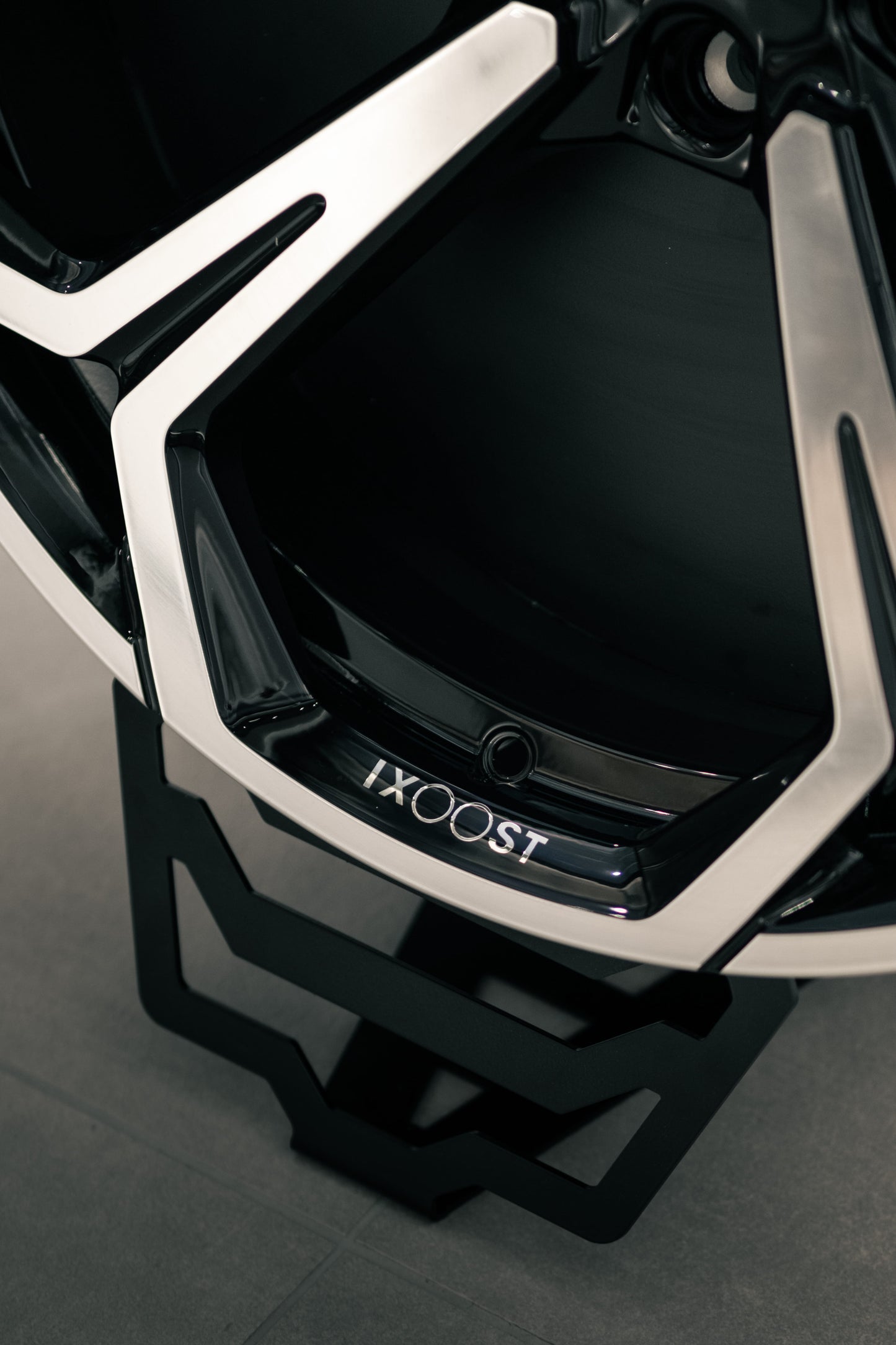 ENCEINTE BLUETOOTH ROUE LAMBORGHINI URUS ARORA - DECORATION AUTOMOBILE