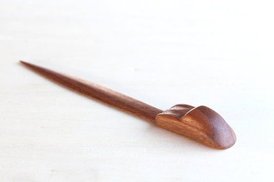 Solid wood desk decoration representing a Porsche 356 letter opener, created by Stéphane Carton from Atelier Stéphane Carton, woodworker & cabinetmaker.
American oak, black, red or cognac leather case. Personalization possible.
Perfect for vintage automotive tool desk lovers, classic cars enthusiasts and Porsche owners. 3/4 view .