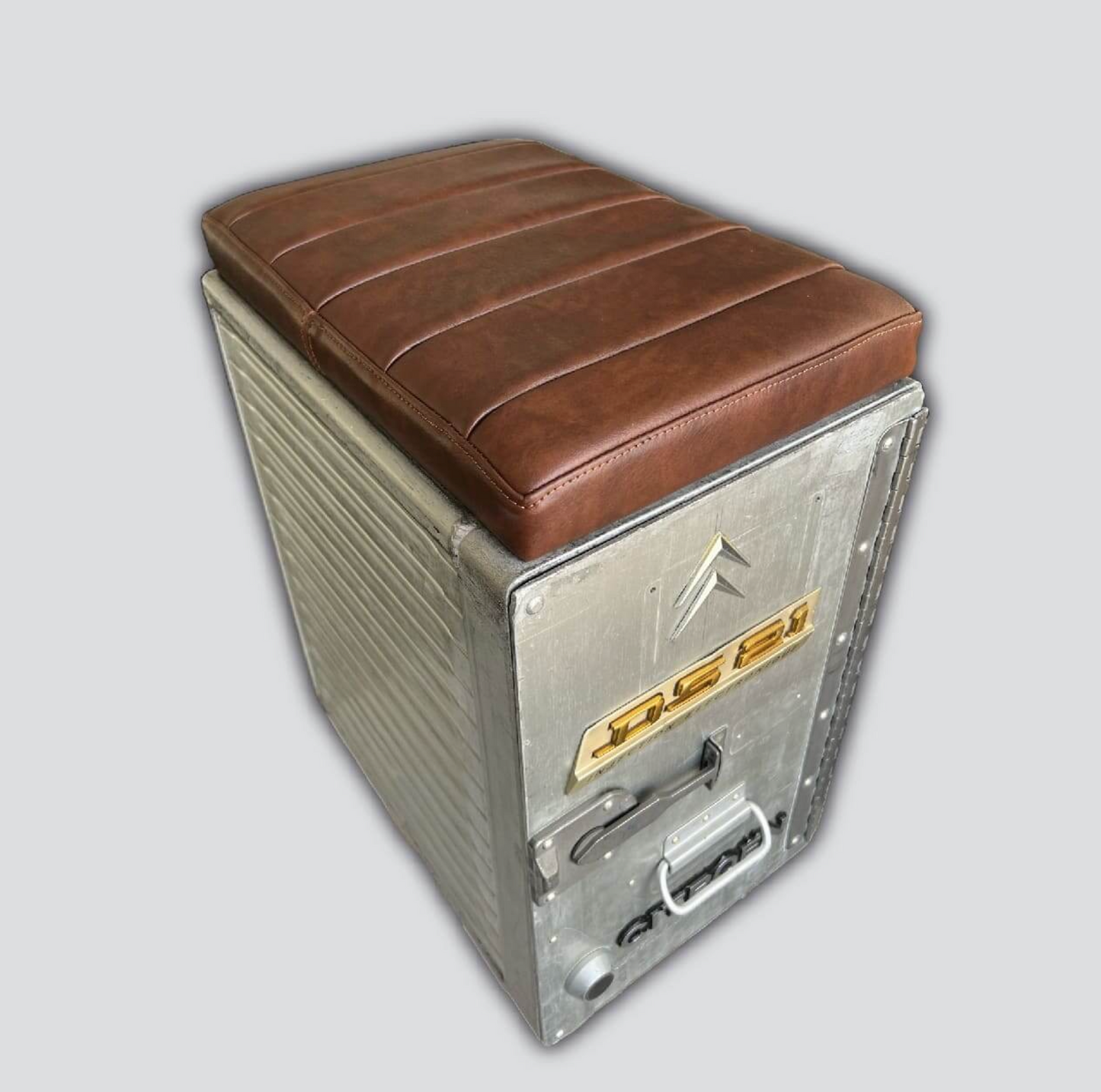 CUSTOMIZED AUTOMOTIVE & AIRCRAFT STOOL