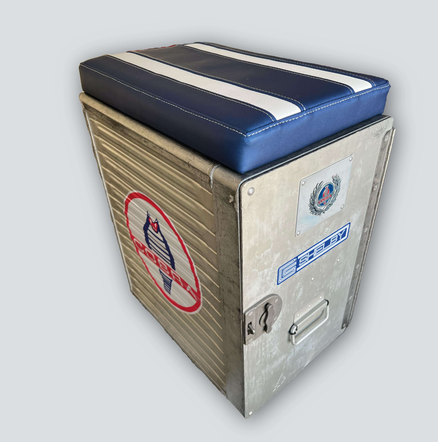 CUSTOMIZED AUTOMOTIVE & AIRCRAFT STOOL