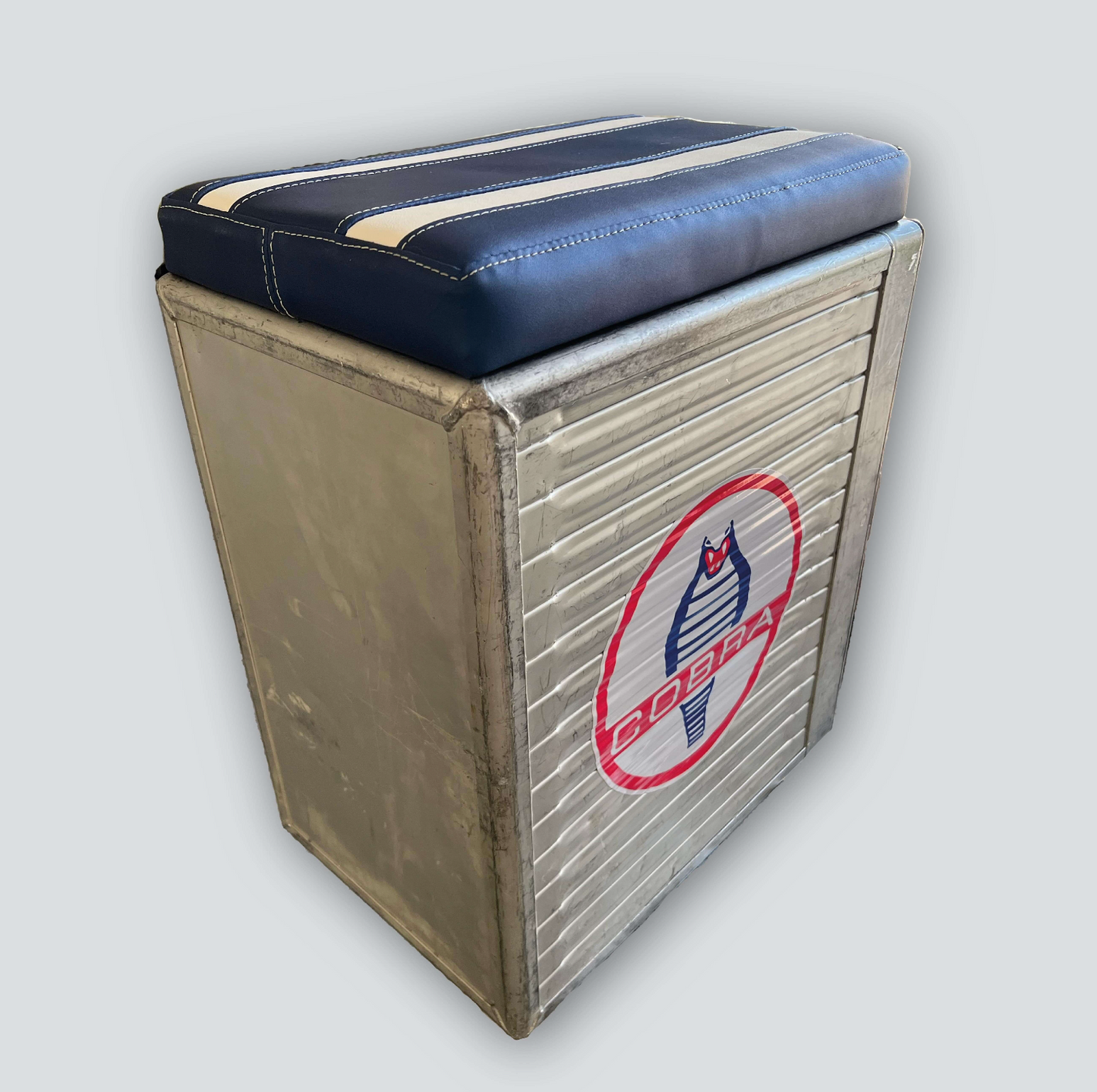 CUSTOMIZED AUTOMOTIVE & AIRCRAFT STOOL