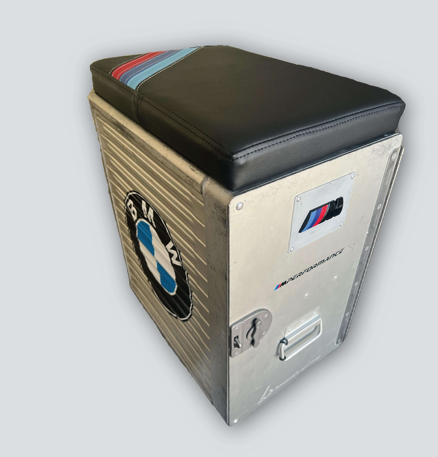 CUSTOMIZED AUTOMOTIVE & AIRCRAFT STOOL