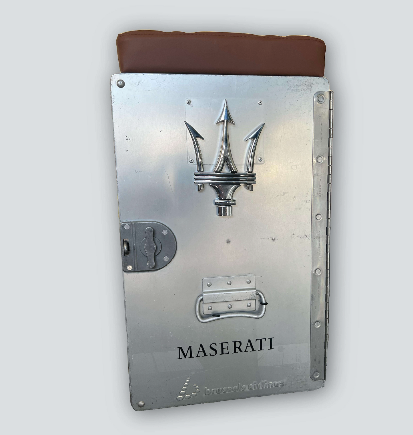 CUSTOMIZED AUTOMOTIVE & AIRCRAFT STOOL