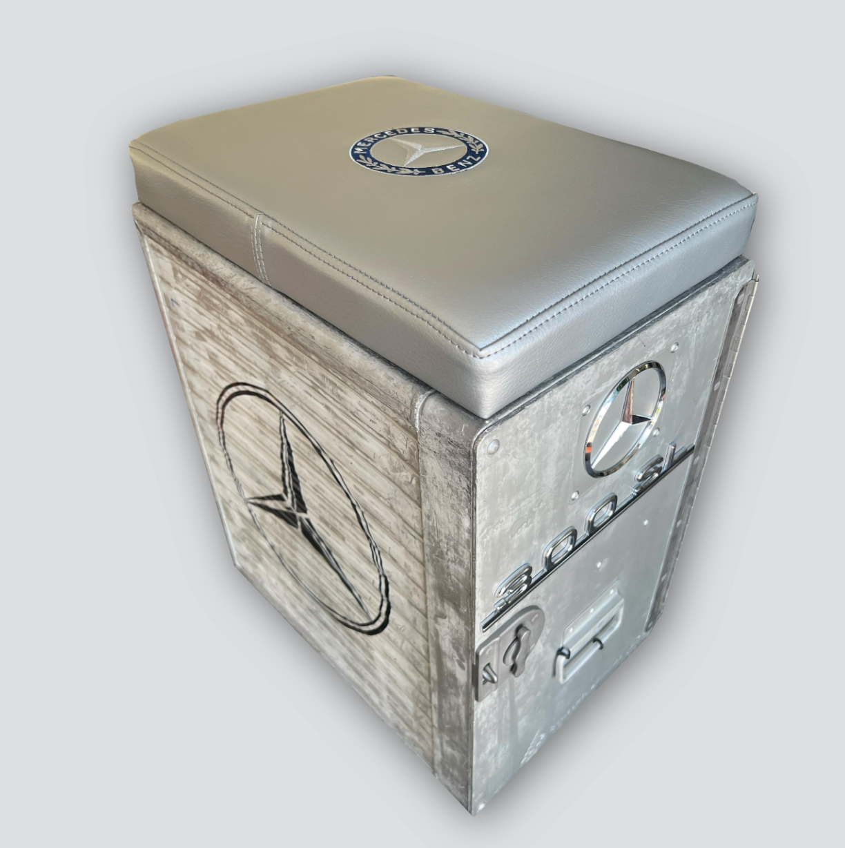 CUSTOMIZED AUTOMOTIVE & AIRCRAFT STOOL