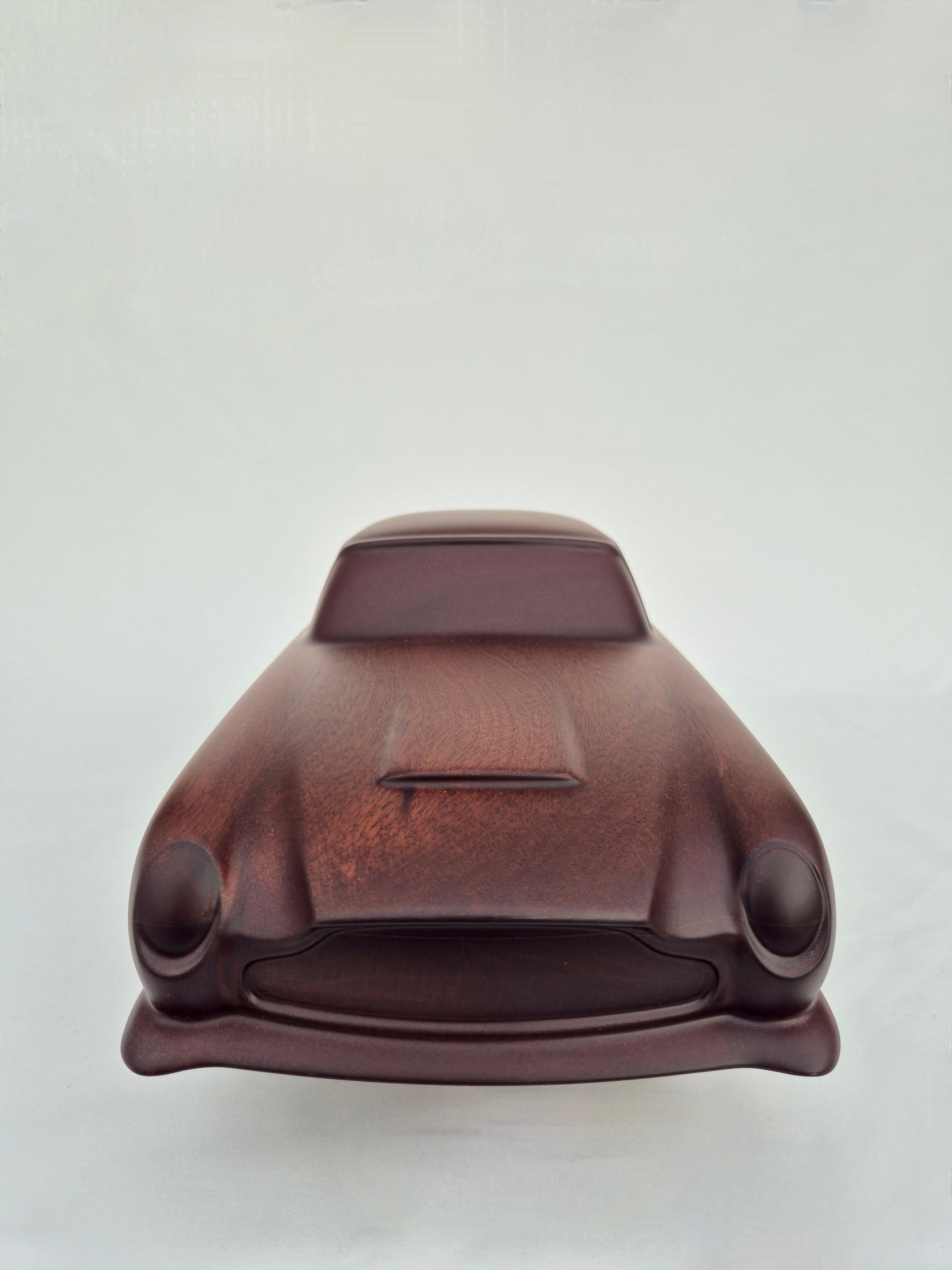 SCULPTURE ASTON MARTIN DB5 JAMES BOND EN BOIS