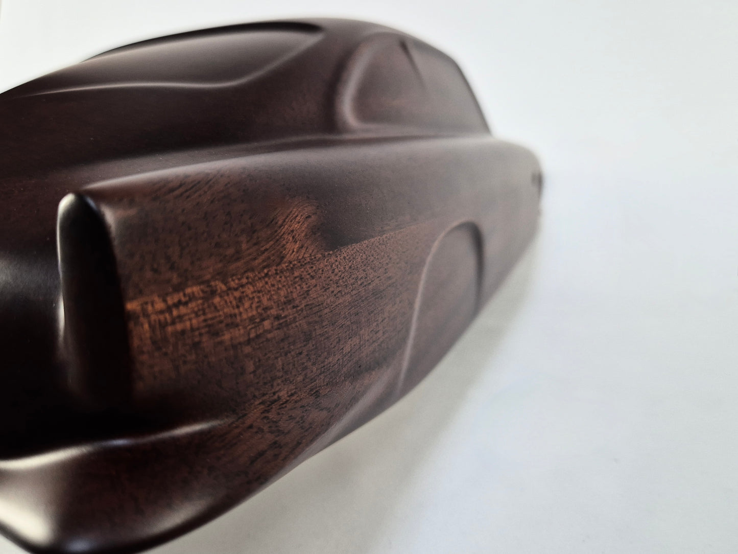 SCULPTURE ASTON MARTIN DB5 JAMES BOND EN BOIS