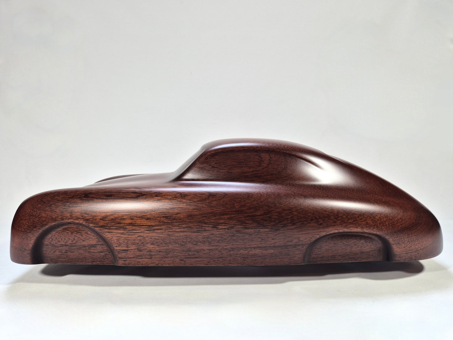 SCULPTURE PORSCHE 356 EN BOIS JAMES DEAN 