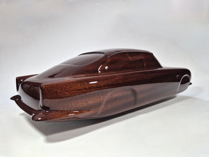 SCULPTURE ASTON MARTIN DB5 JAMES BOND EN BOIS