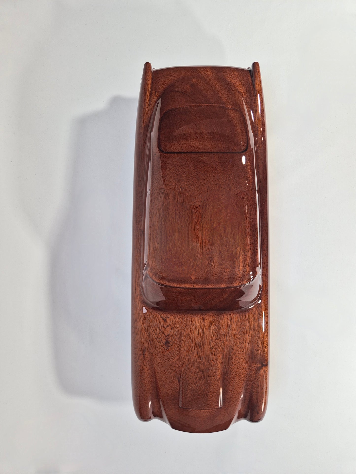 SCULPTURE ASTON MARTIN DB5 JAMES BOND EN BOIS
