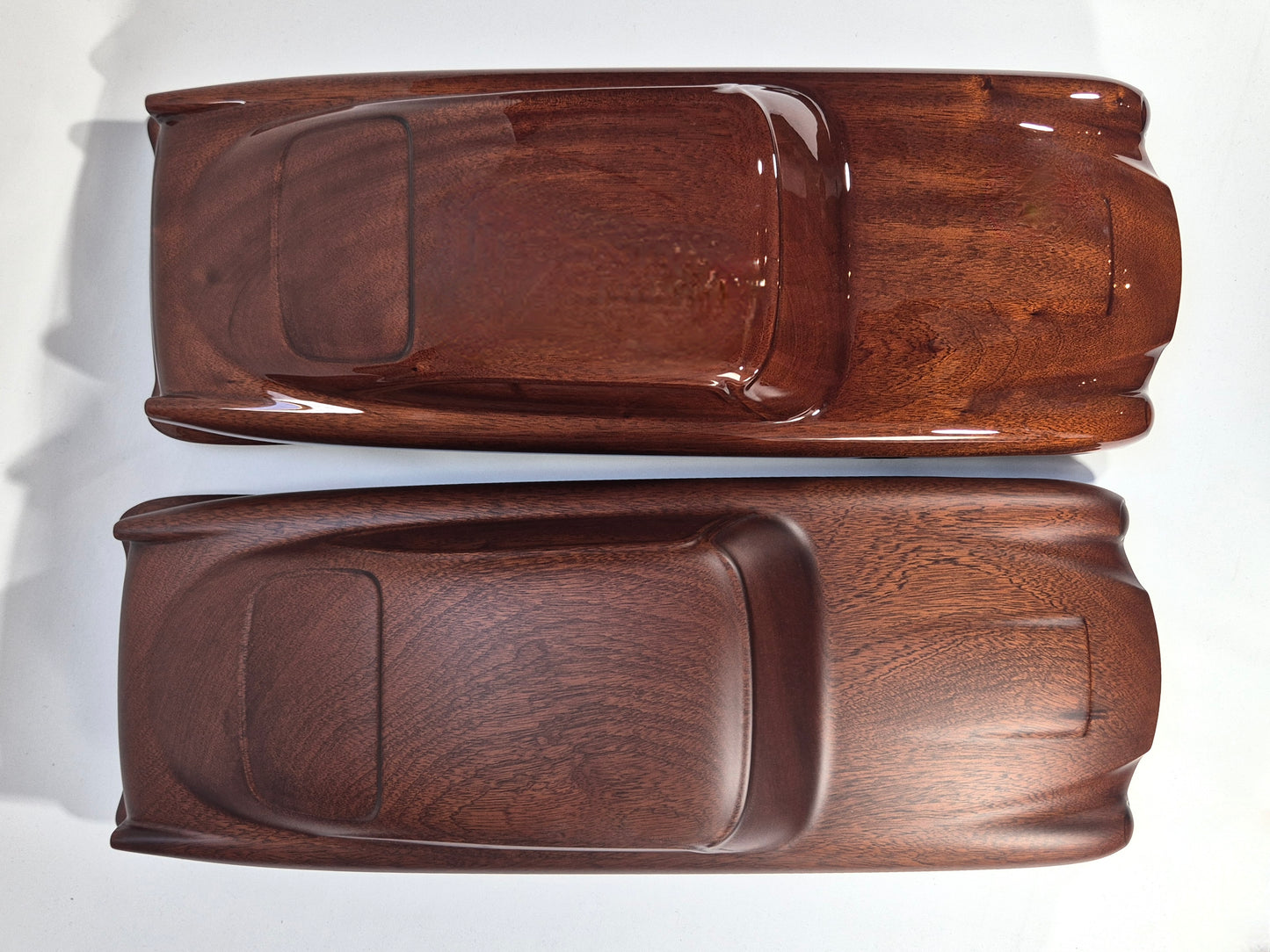 SCULPTURE ASTON MARTIN DB5 JAMES BOND EN BOIS