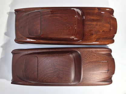 SCULPTURE ASTON MARTIN DB5 JAMES BOND EN BOIS