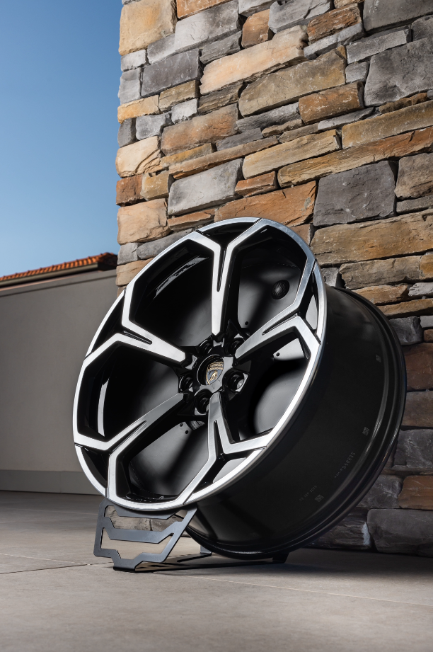 ENCEINTE BLUETOOTH ROUE LAMBORGHINI URUS - DECORATION AUTOMOBILE