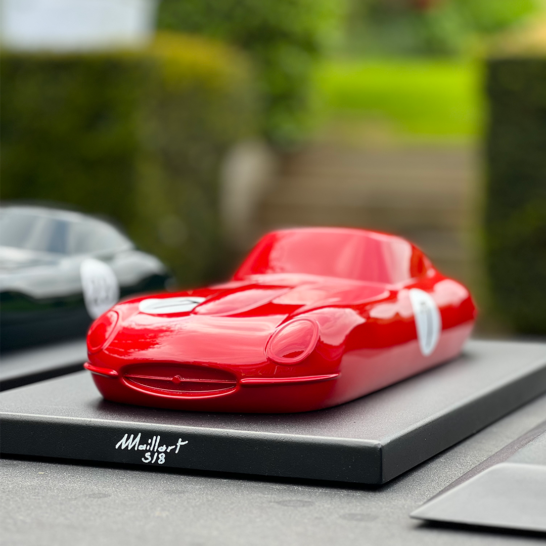 JAGUAR E-TYPE "ICON OF SPEED"