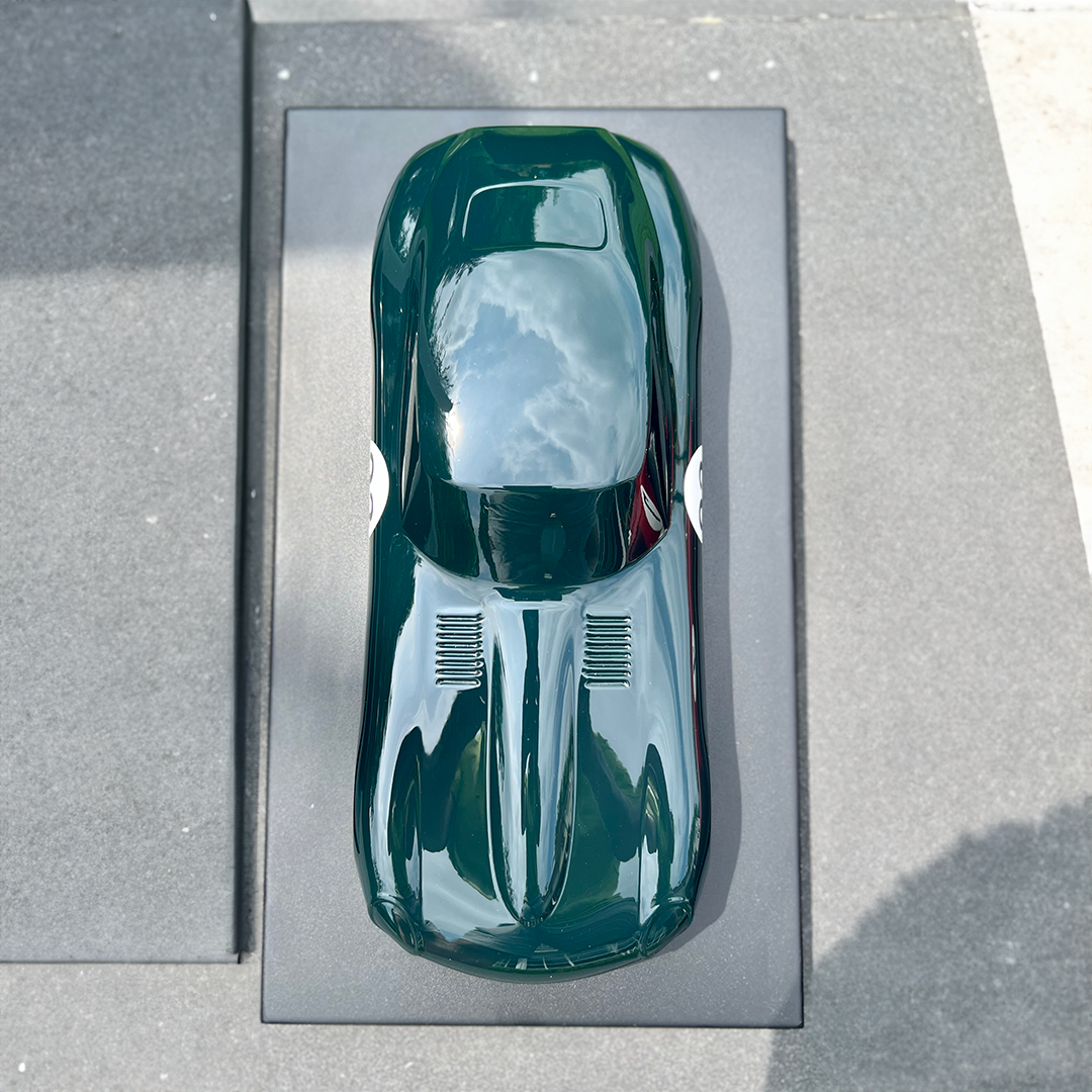 JAGUAR E-TYPE "ICON OF SPEED"