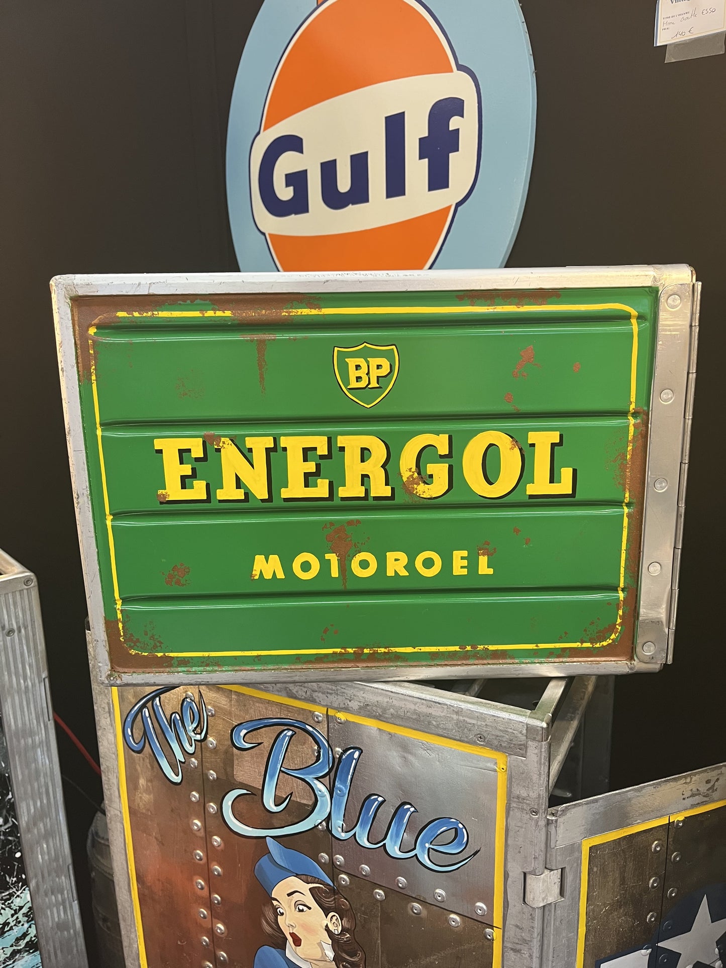 BP yellow green custom automotive galley box, created by Mathieu Ollevier from Vintage Addict, limited edition of 8, 40x28x28 cm format. Side view showcasing the handpainted detail, a collector’s piece for automotive, vintage and aviation enthusiasts.