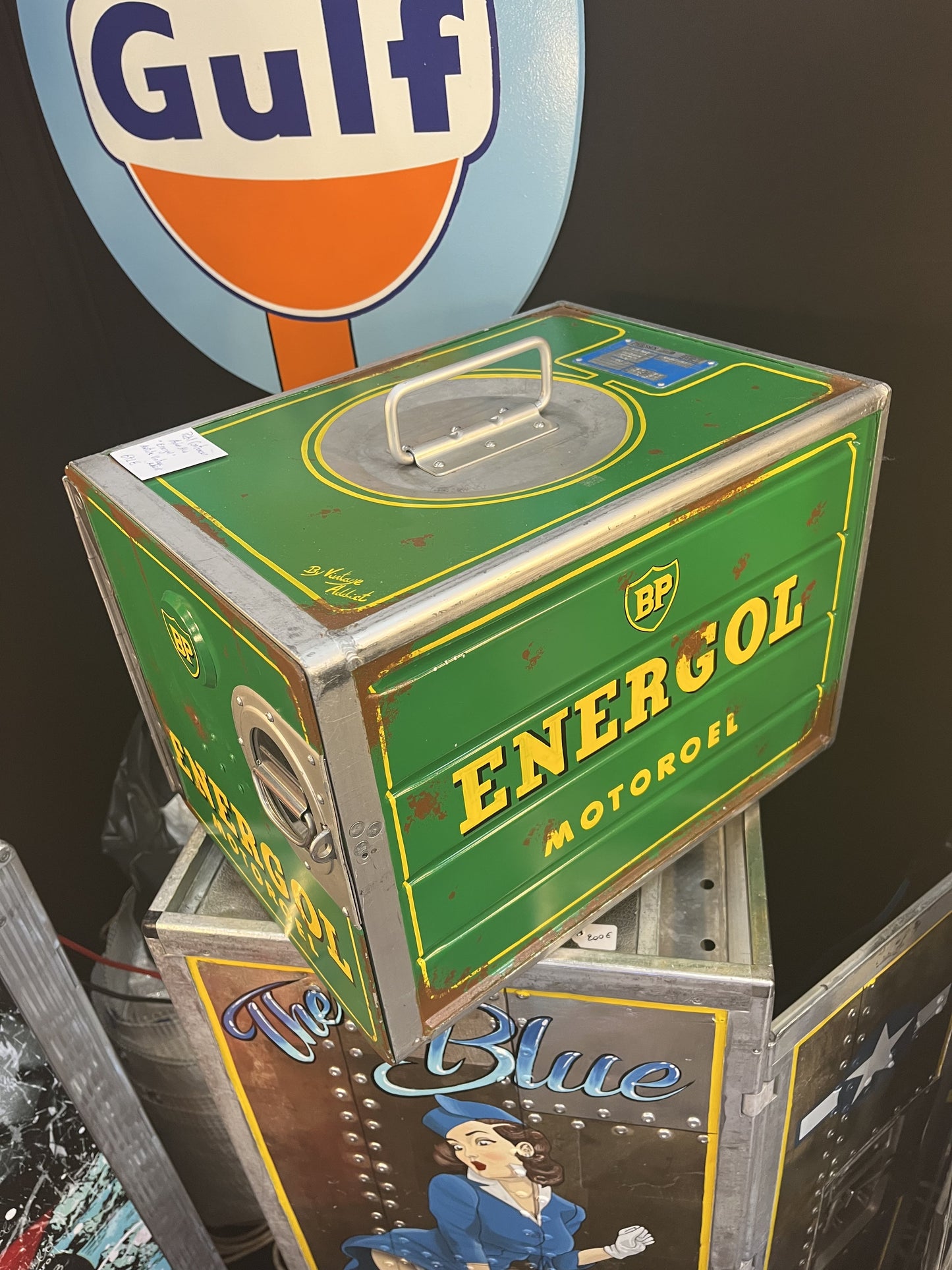 BP yellow green custom automotive galley box, created by Mathieu Ollevier from Vintage Addict, limited edition of 8, 40x28x28 cm format. Top view showcasing the handpainted detail, a collector’s piece for automotive, vintage and aviation enthusiasts.