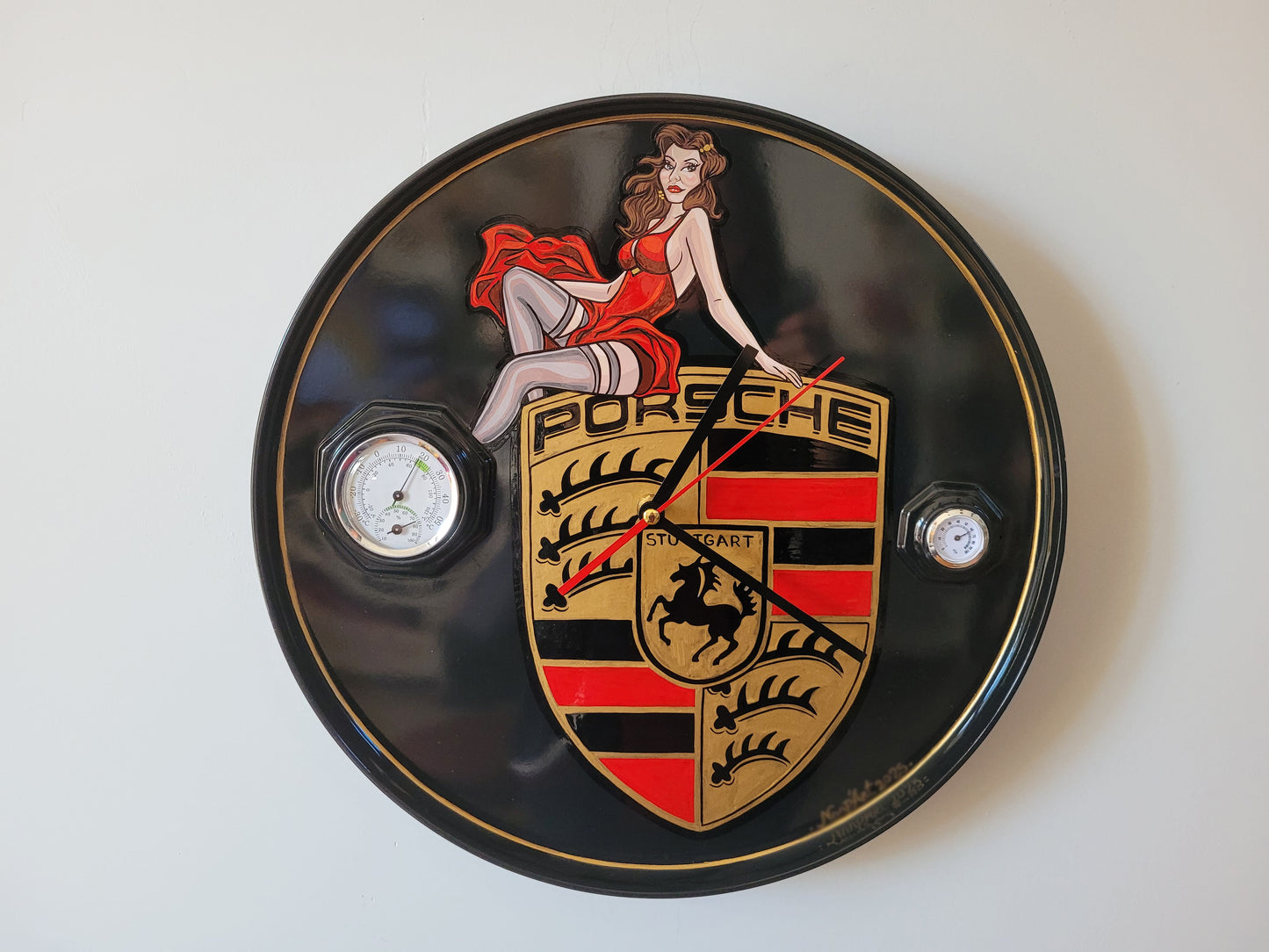 CUSTOMISED AUTOMOTIVE PAINTED CLOCK - AUTOMOTIVE DECORATION